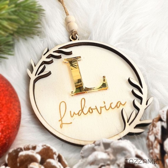 Pallina Natale in legno, personalizzata con Nome ed Iniziale 3d