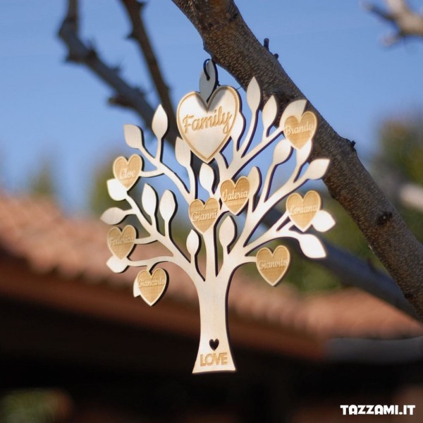 Albero della Vita in Legno Personalizzato con Cuori incisi